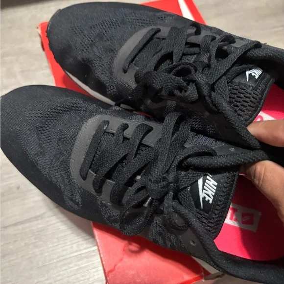 Nike women Black and Gray Athletic Shoes - Picture 7 of 12